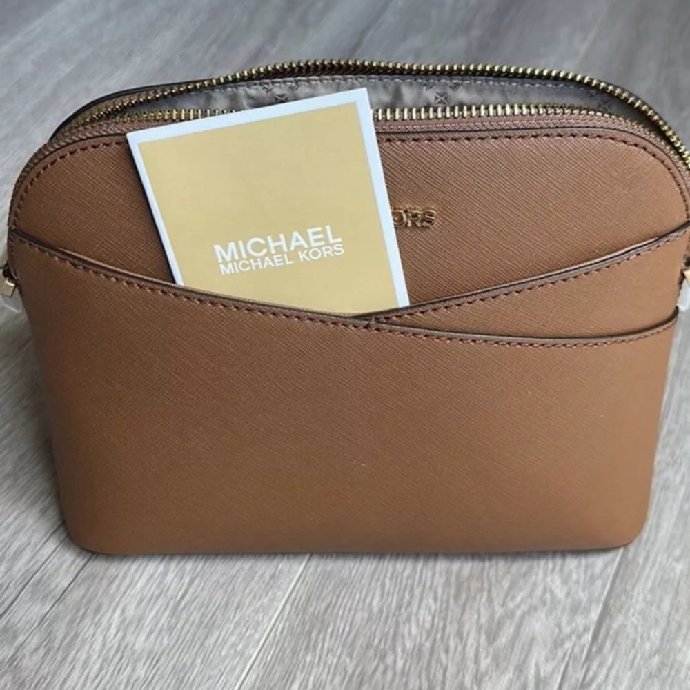 Michael Kors Jet Set Travel Medium Dome Crossbody Bag